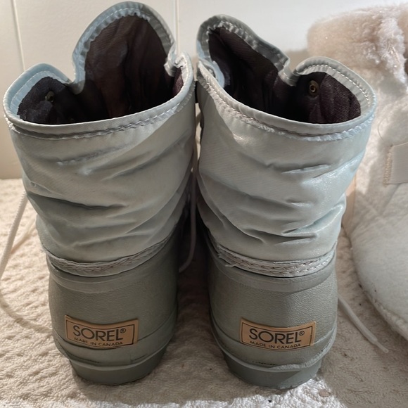 💕host Pick💕 SOREL Trompei Sage Water or Snow Boots with Clean Inserts - Picture 5 of 9
